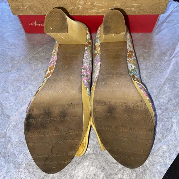 American Rag Floral Design Fabric High Heel Peep Toe Pump Sandal Size 8 - Picture 3 of 9